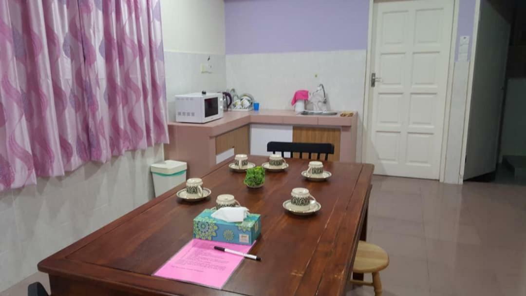 לומוט The Garden Vacation Home מראה חיצוני תמונה